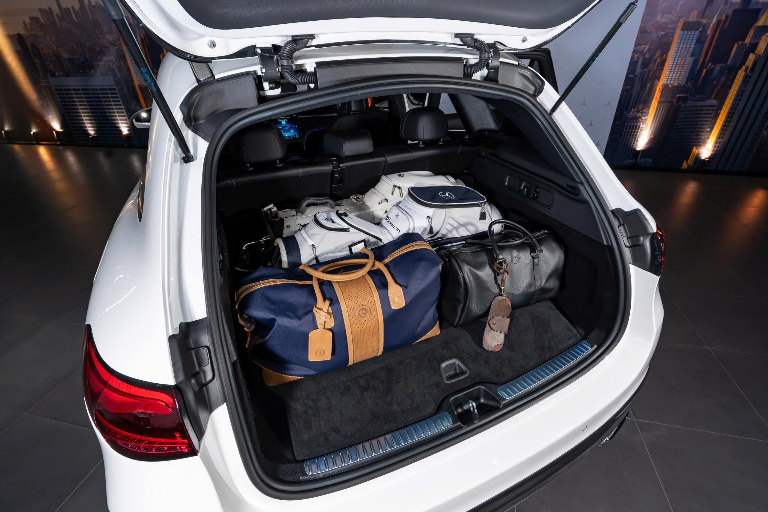 Mercedes-Benz GLC 350e 4MATIC 2026 - Ảnh 9